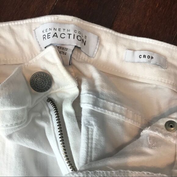 Kenneth Cole Reaction Distressed Denim Crops sz 4 - Picture 2 of 5